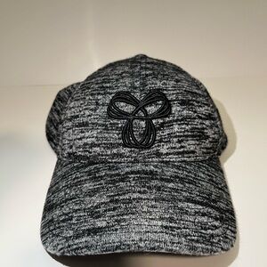 TNA / Aritzia White Logo Baseball Cap in Dover Gray / Adjustable Band